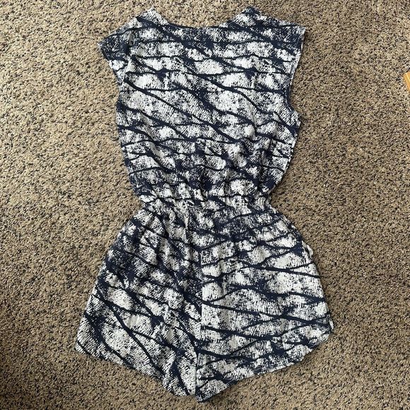 One Clothing Romper, V-Neck, Size S - Picture 2 of 7
